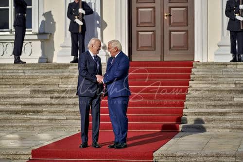 Ankunft am Schloss Bellevue anlässlich des Besuches von  Präsidenten der Vereinigten Staaten von Amerika, Joseph R. Biden - Schloss Bellevue in Berlin / Berlin / Deutschland am 18.10.24 © Ulrich Stamm