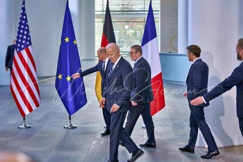 Familienfoto anlässlich des Besuches von  Präsidenten der Vereinigten Staaten von Amerika, Joseph R. Biden - Bundeskanzleramt in Berlin / Berlin / Deutschland am 18.10.24