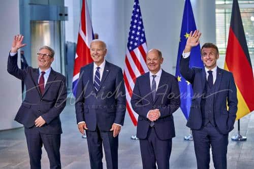 Familienfoto anlässlich des Besuches von  Präsidenten der Vereinigten Staaten von Amerika, Joseph R. Biden - Bundeskanzleramt in Berlin / Berlin / Deutschland am 18.10.24