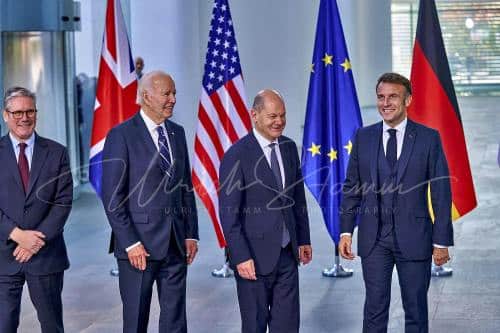 Familienfoto anlässlich des Besuches von  Präsidenten der Vereinigten Staaten von Amerika, Joseph R. Biden - Bundeskanzleramt in Berlin / Berlin / Deutschland am 18.10.24