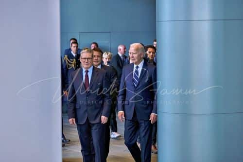 Familienfoto anlässlich des Besuches von  Präsidenten der Vereinigten Staaten von Amerika, Joseph R. Biden - Bundeskanzleramt in Berlin / Berlin / Deutschland am 18.10.24