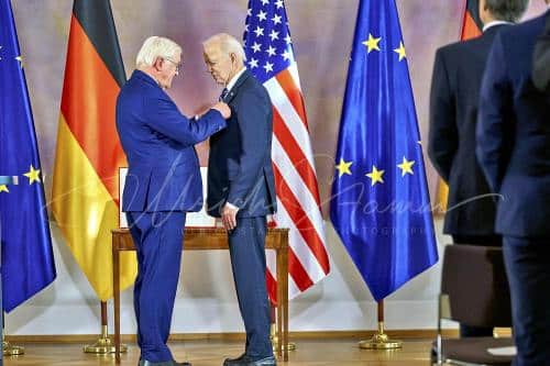 Ordensverleihung anlässlich des Besuches von  Präsidenten der Vereinigten Staaten von Amerika, Joseph R. Biden durch Bundespräsident Frankl Walter Steinmeier - Schloss Bellevue in Berlin / Berlin / Deutschland am 18.10.24