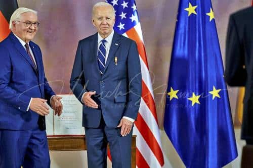 Ordensverleihung anlässlich des Besuches von  Präsidenten der Vereinigten Staaten von Amerika, Joseph R. Biden durch Bundespräsident Frankl Walter Steinmeier - Schloss Bellevue in Berlin / Berlin / Deutschland am 18.10.24