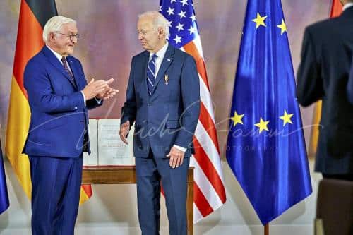 Ordensverleihung anlässlich des Besuches von  Präsidenten der Vereinigten Staaten von Amerika, Joseph R. Biden durch Bundespräsident Frankl Walter Steinmeier - Schloss Bellevue in Berlin / Berlin / Deutschland am 18.10.24