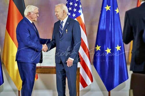 Ordensverleihung anlässlich des Besuches von  Präsidenten der Vereinigten Staaten von Amerika, Joseph R. Biden durch Bundespräsident Frankl Walter Steinmeier - Schloss Bellevue in Berlin / Berlin / Deutschland am 18.10.24