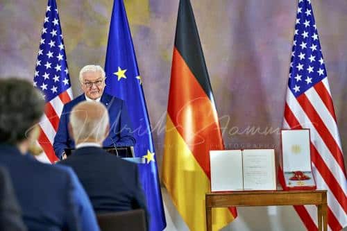 Ordensverleihung anlässlich des Besuches von  Präsidenten der Vereinigten Staaten von Amerika, Joseph R. Biden durch Bundespräsident Frankl Walter Steinmeier - Schloss Bellevue in Berlin / Berlin / Deutschland am 18.10.24