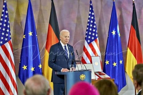 Ordensverleihung anlässlich des Besuches von  Präsidenten der Vereinigten Staaten von Amerika, Joseph R. Biden durch Bundespräsident Frankl Walter Steinmeier - Schloss Bellevue in Berlin / Berlin / Deutschland am 18.10.24