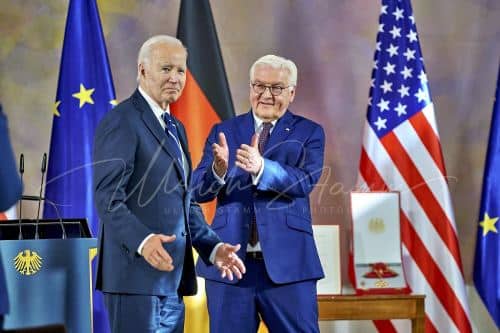 Ordensverleihung anlässlich des Besuches von  Präsidenten der Vereinigten Staaten von Amerika, Joseph R. Biden durch Bundespräsident Frankl Walter Steinmeier - Schloss Bellevue in Berlin / Berlin / Deutschland am 18.10.24