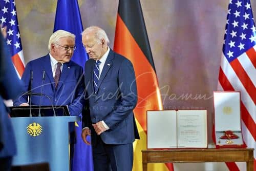 Ordensverleihung anlässlich des Besuches von  Präsidenten der Vereinigten Staaten von Amerika, Joseph R. Biden durch Bundespräsident Frankl Walter Steinmeier - Schloss Bellevue in Berlin / Berlin / Deutschland am 18.10.24