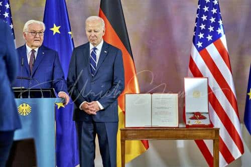 Ordensverleihung anlässlich des Besuches von  Präsidenten der Vereinigten Staaten von Amerika, Joseph R. Biden durch Bundespräsident Frankl Walter Steinmeier - Schloss Bellevue in Berlin / Berlin / Deutschland am 18.10.24