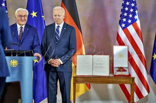 Ordensverleihung anlässlich des Besuches von  Präsidenten der Vereinigten Staaten von Amerika, Joseph R. Biden durch Bundespräsident Frankl Walter Steinmeier - Schloss Bellevue in Berlin / Berlin / Deutschland am 18.10.24