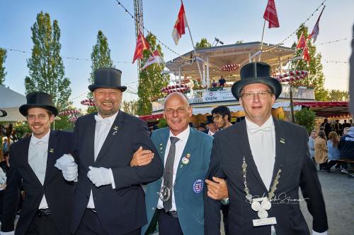 Bruchmeisterrundgang über das 495.Schützenfest in Hannover - Schützenplatz in Hannover / Niedersachsen / Deutschland am 04.07.24