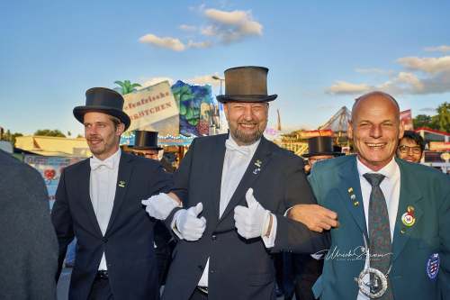 Bruchmeisterrundgang über das 495.Schützenfest in Hannover - Schützenplatz in Hannover / Niedersachsen / Deutschland am 04.07.24