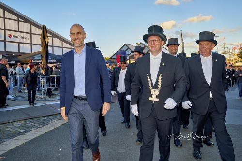 Bruchmeisterrundgang über das 495.Schützenfest in Hannover - Schützenplatz in Hannover / Niedersachsen / Deutschland am 04.07.24