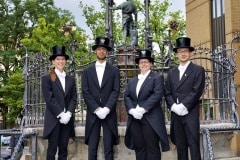 494. Schützenfest in Hannover - Einkleidung der Bruchmeisteranwärter bei Rebmann-Maßkleidung - Holzmarkt 4 in Hannover / Niedersachsen / Deutschland am 30.06.23