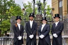 494. Schützenfest in Hannover - Einkleidung der Bruchmeisteranwärter bei Rebmann-Maßkleidung - Holzmarkt 4 in Hannover / Niedersachsen / Deutschland am 30.06.23