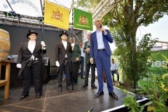494. Schützenfest in Hannover - Fassbieranstich im Rondell auf dem Schützenplatz in Hannover / Niedersachsen / Deutschland am 30.06.23