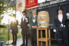 494. Schützenfest in Hannover - Fassbieranstich im Rondell auf dem Schützenplatz in Hannover / Niedersachsen / Deutschland am 30.06.23