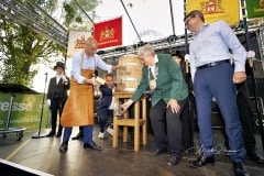 494. Schützenfest in Hannover - Fassbieranstich im Rondell auf dem Schützenplatz in Hannover / Niedersachsen / Deutschland am 30.06.23