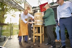 494. Schützenfest in Hannover - Fassbieranstich im Rondell auf dem Schützenplatz in Hannover / Niedersachsen / Deutschland am 30.06.23