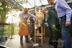494. Schützenfest in Hannover - Fassbieranstich im Rondell auf dem Schützenplatz in Hannover / Niedersachsen / Deutschland am 30.06.23