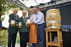 494. Schützenfest in Hannover - Fassbieranstich im Rondell auf dem Schützenplatz in Hannover / Niedersachsen / Deutschland am 30.06.23