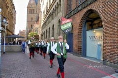 494. Schützenfest in Hannover - Marsch zum Neuen Rathaus Hannover -  in Hannover / Niedersachsen / Deutschland am 30.06.23