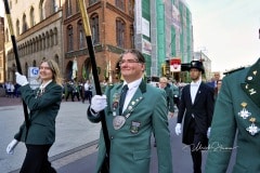 494. Schützenfest in Hannover - Marsch zum Neuen Rathaus Hannover -  in Hannover / Niedersachsen / Deutschland am 30.06.23