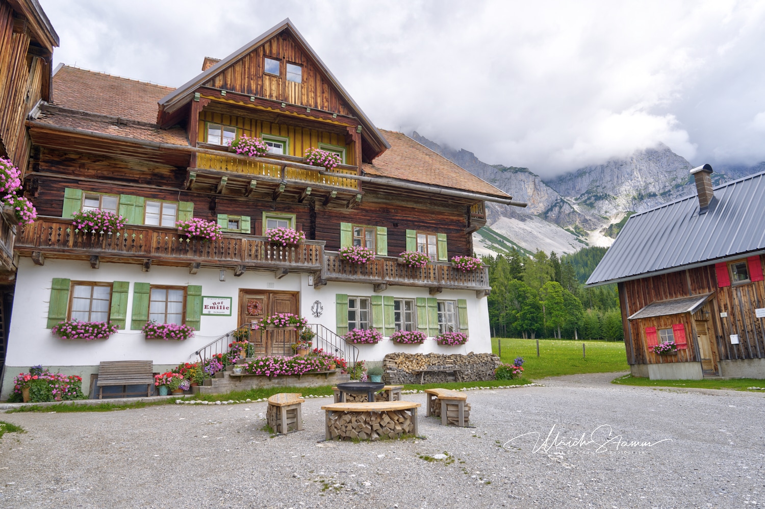 Pernerhof Drehort Die Bergretter Ramsau Dachstein Us 2025 07 22 146 47 48 49 50 – © Ulrich Stamm, Hannover