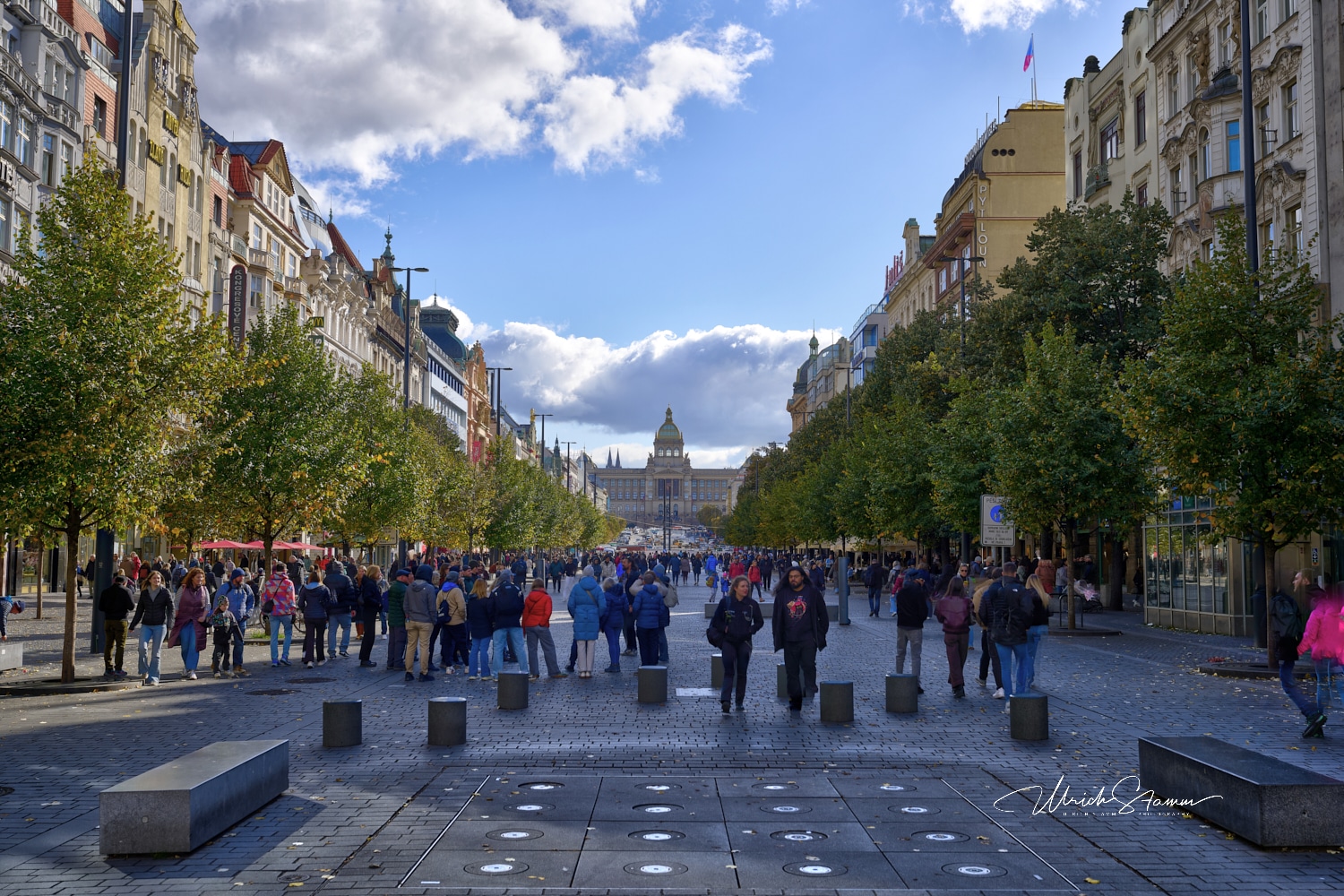Wenzelsplatz Prag US 2025 10 18 10 6 7 8 9 Sightseeing In Prag Wenzelsplatz In Prag / / Tchechien Am 18.10.25 – © Ulrich Stamm, Hannover